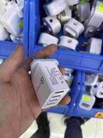 多端口USB充電器