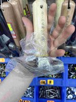 磁吸短柄羊角锤